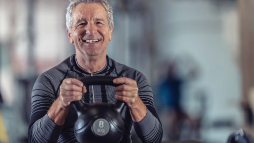 Exercícios que protegem os idosos contra quedas: como o movimento consciente pode salvar vidas