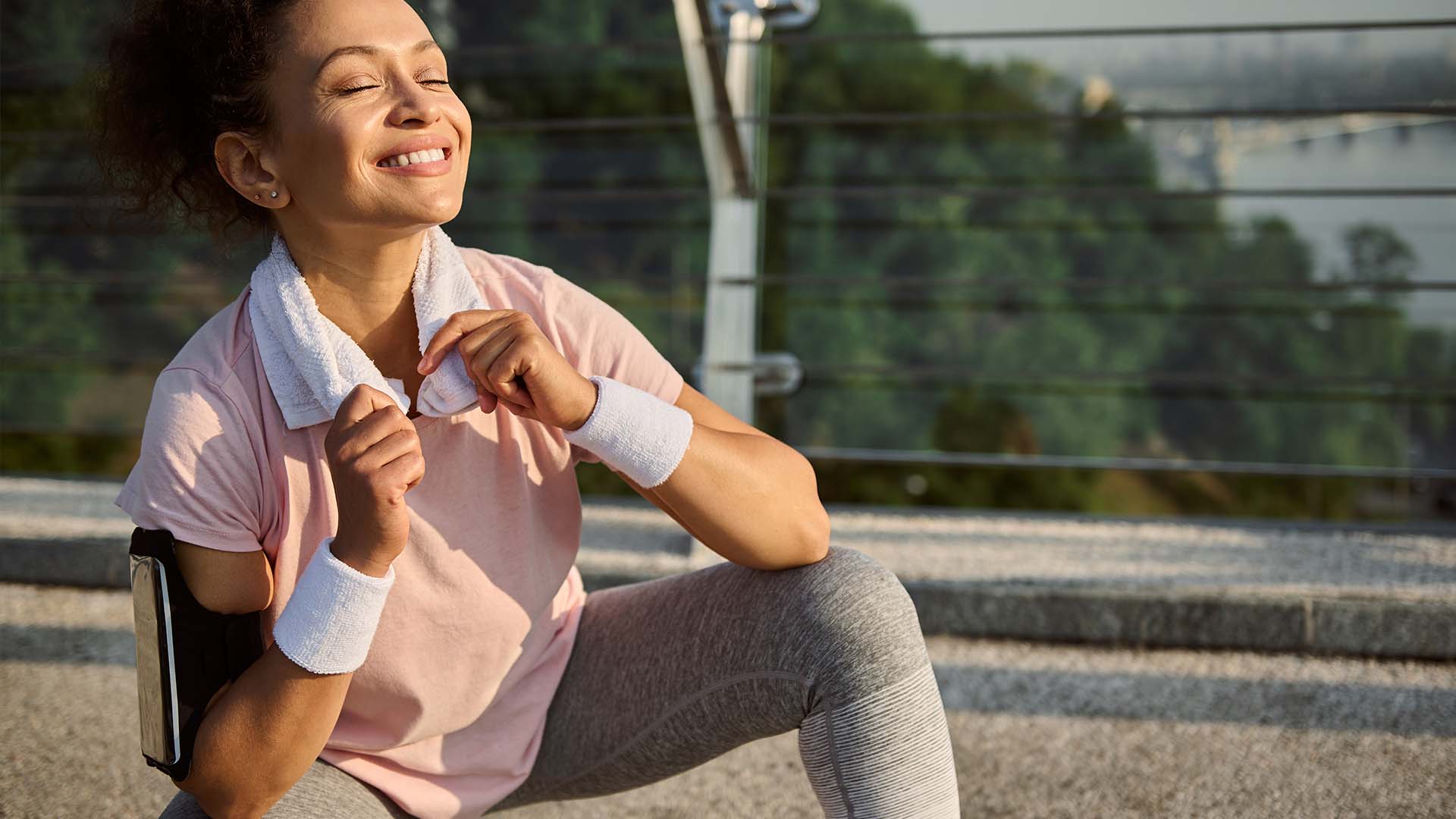 Como criar uma rotina de exercícios que fortalece o corpo e acalma a mente