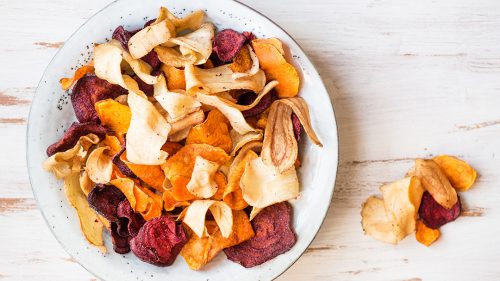 Chips de vegetais assados
