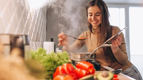 Nutrição e saúde hormonal feminina: como a alimentação pode equilibrar seus hormônios naturalmente