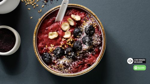 Bowl de açaí proteico com granola caseira: prazer, ciência e floresta em uma tigela